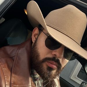 Meet your Posher, Johan p